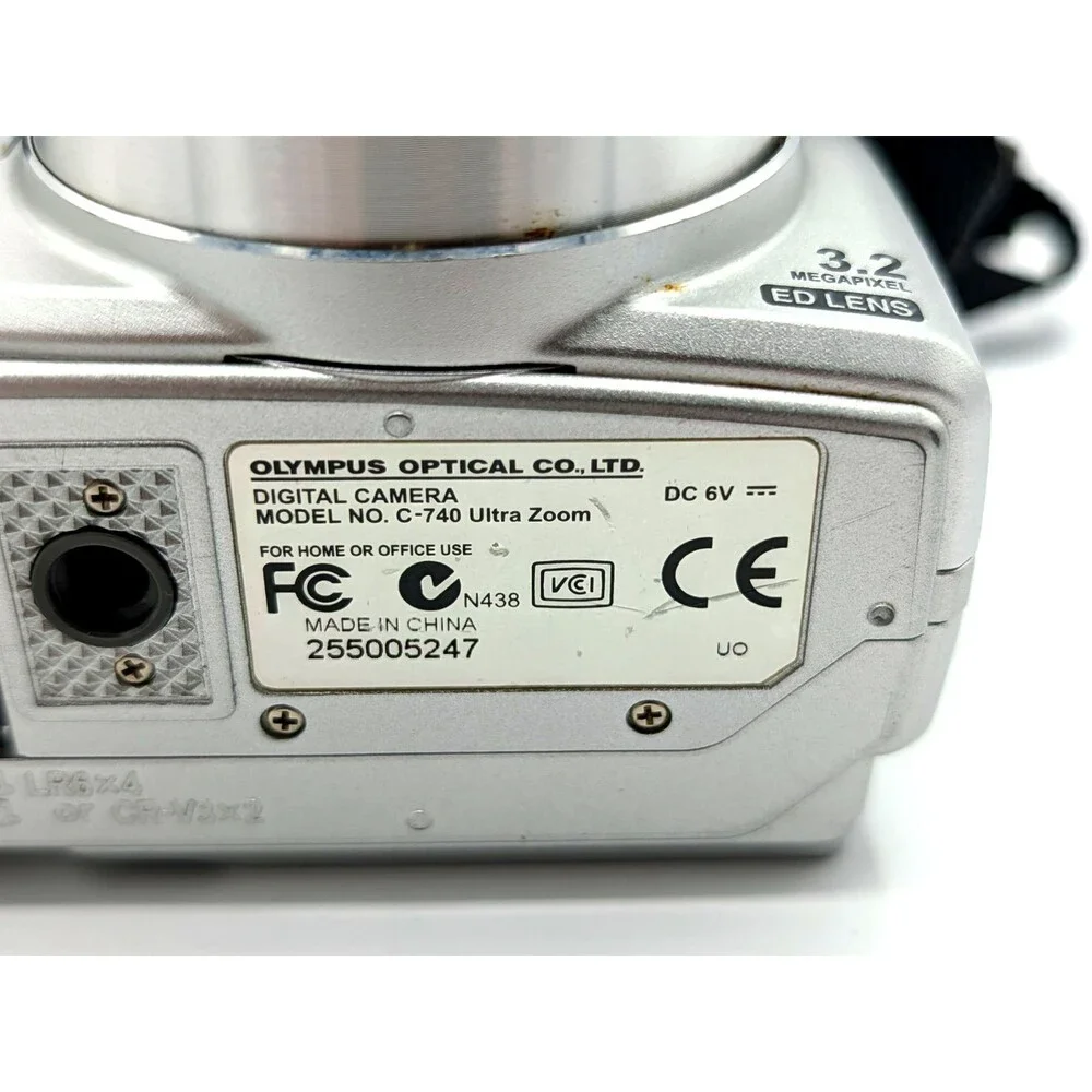 Olympus CAMEDIA C-740 Ultra Zoom 3.2MP Digital Camera - Silver - Tested